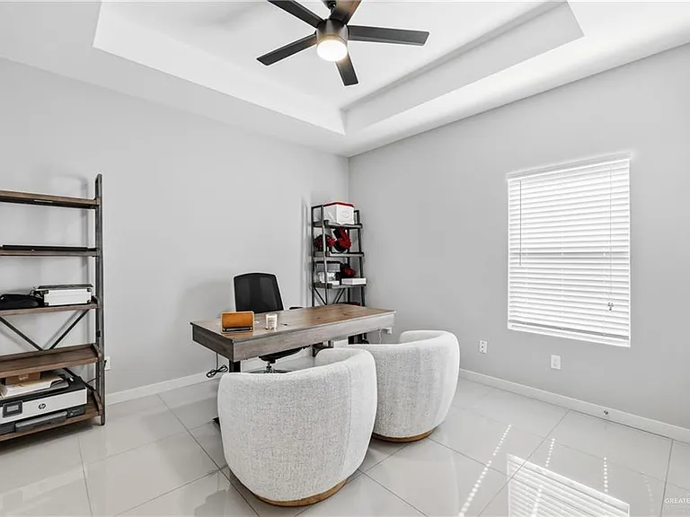 921 Casa Blanca — Photo 12
