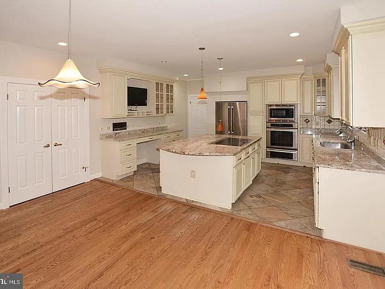10190 Akhtamar Dr — Photo 12