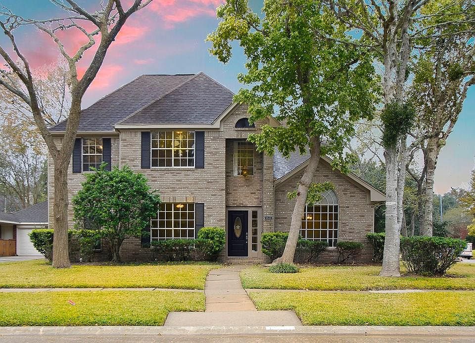 1st image of 1511 Honeysuckle Ln