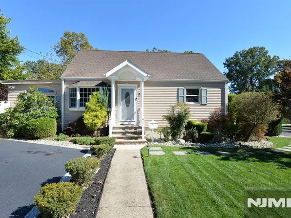 56 Wyandotte Avenue, Dumont, NJ 07628