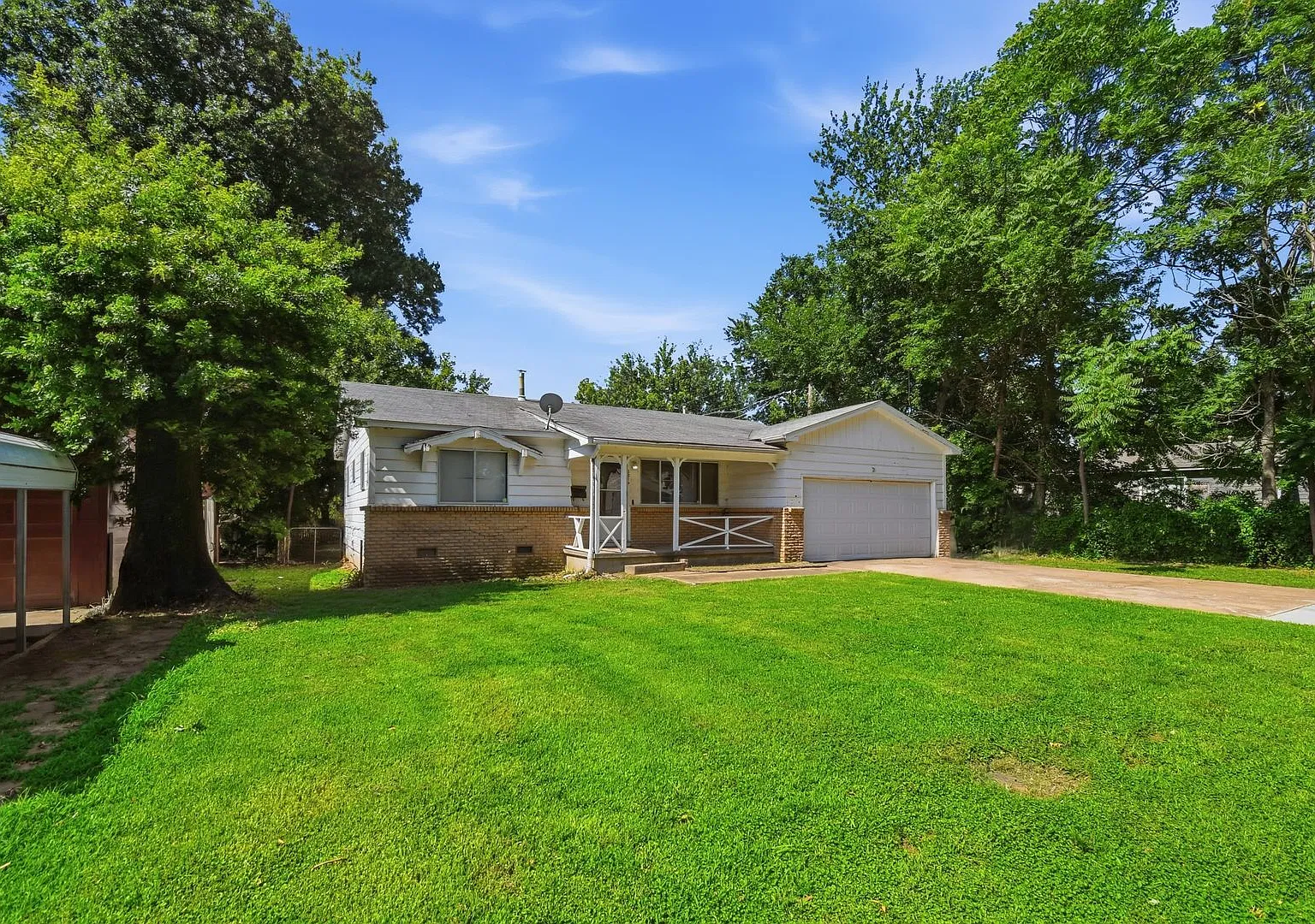 3 Bed | 1 Bath | Close to Downtown Tulsa — Photo 2