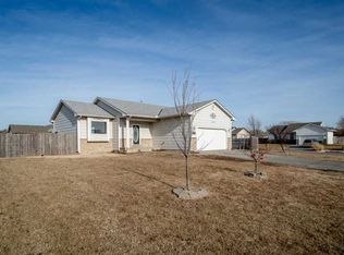 1065 N Meadow Rd, Valley Center, KS 67147
