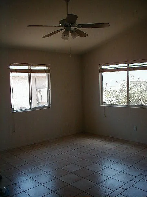 3 bed, 2.0 bath, 1297 sqft, $1,875 — Photo 4