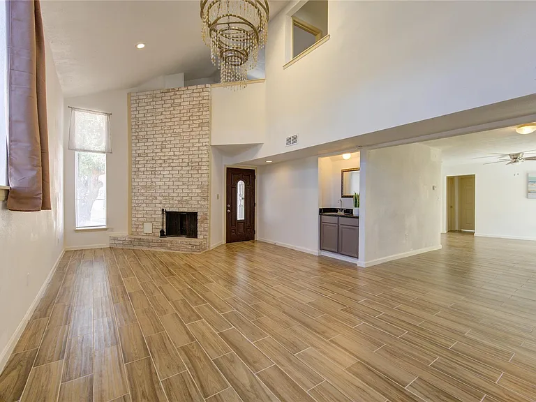 4403 Willow Beach Dr — Photo 5