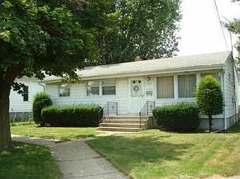 2207 Wabash St photo 1