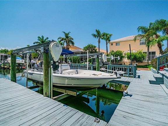 4th image of 5905 Hatteras Palm Way