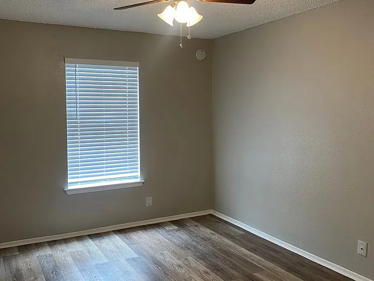 Grant Apartments — Photo 5