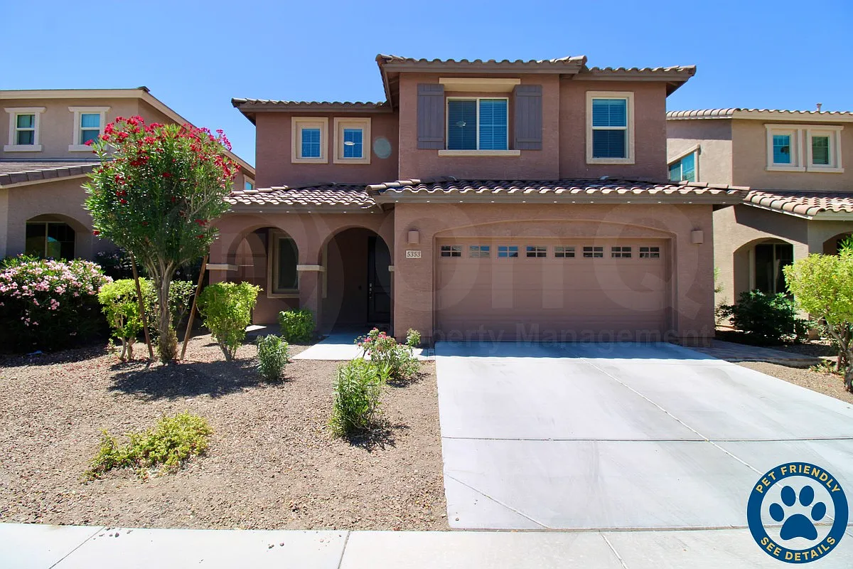 5 bed, 3.0 bath, 2572 sqft, $2,750 — Photo 1
