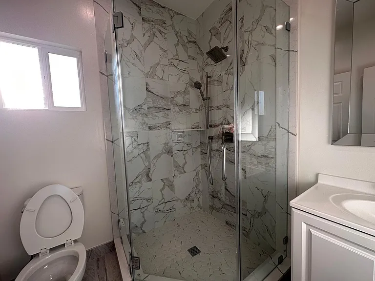 6744 Radford Ave — Photo 26