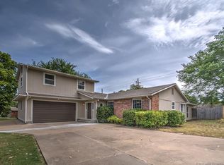 1122 Guinn Ln, Bartlesville, OK 74006