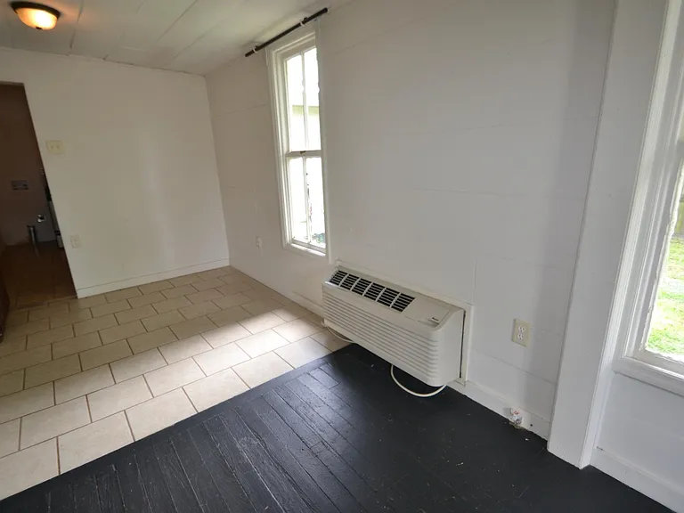 735 2nd Ave #4 — Photo 6