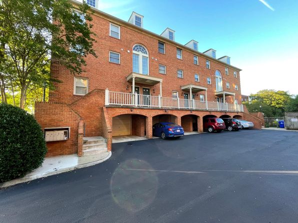 537 W 20th St APT 203