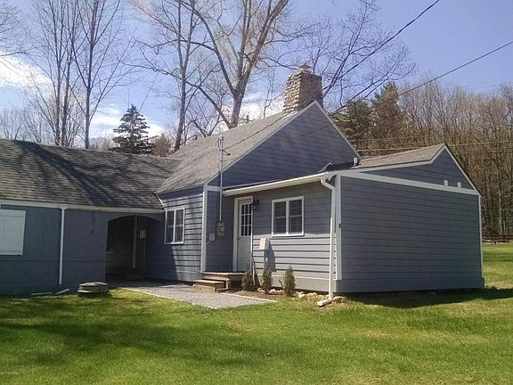 3rd image of 8 Bayberry Ln