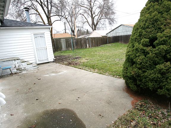 3rd image of 3719 E Buckeye Ave