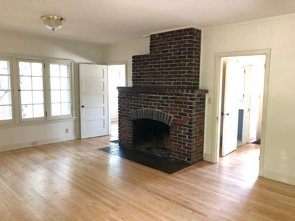 2nd image of 2719 NW Arnold Way
