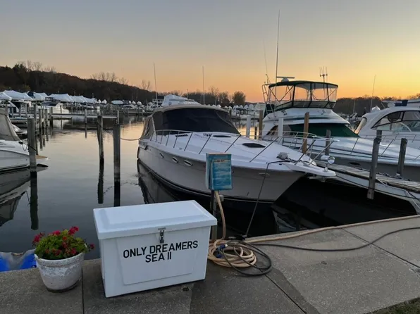 1000 Riverview Dr #11, Benton Harbor, MI 49022