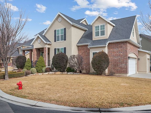 3rd image of 889 S Sego Lily Way