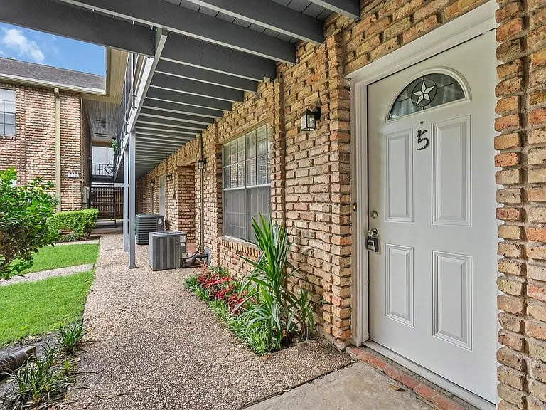6401 Skyline Dr #5 — Photo 8