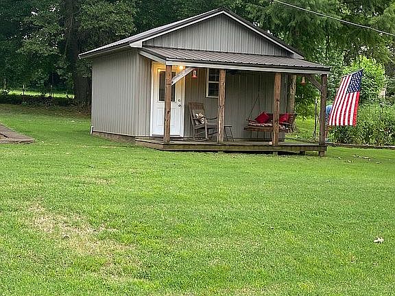 15' x 15' Mancave w/ porch