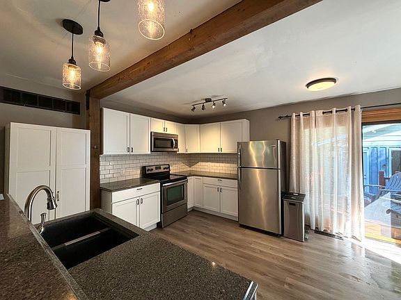 5th image of 729 W North Ln