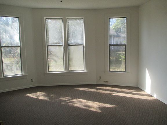 3rd image of 61 N Cumberland St