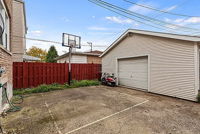 5010 W Henderson St — Photo 9