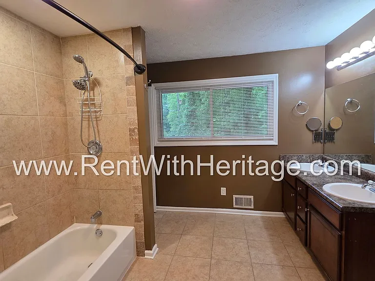 6190 Knights Ln — Photo 38