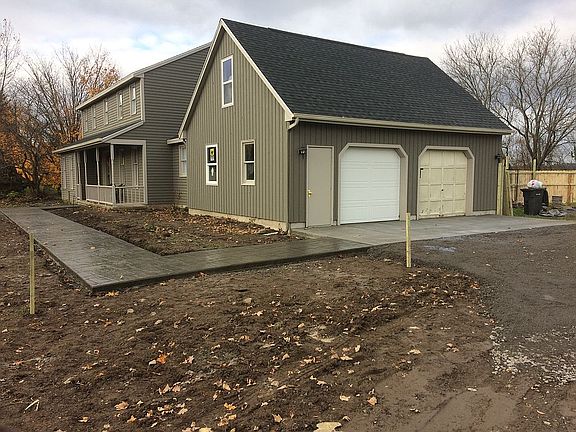 5th image of 3851 Wellington Dr N