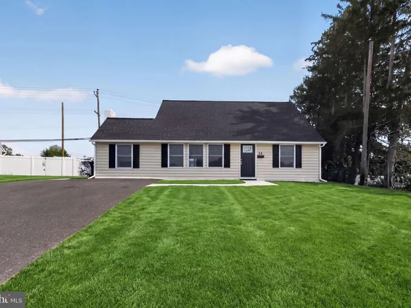 28 Jump Hill Rd, Levittown, PA 19056