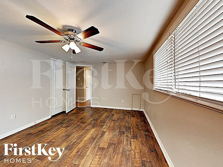 9220 Lido Ln — Photo 8