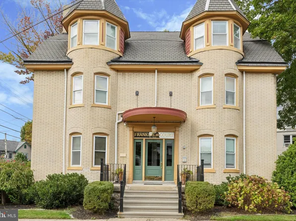 185 W Court St APT 4, Doylestown, PA 18901