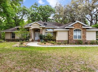 10419 N Rousseau Dr, Dunnellon, FL 34433