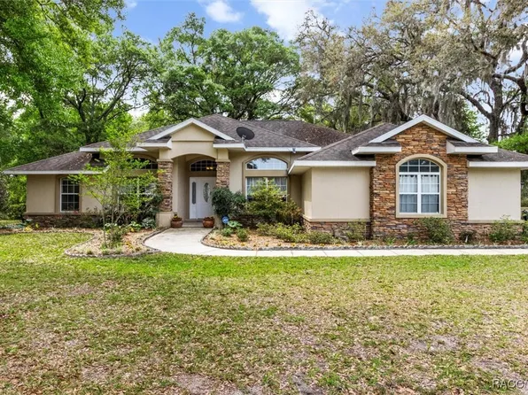10419 N Rousseau Dr, Dunnellon, FL 34433