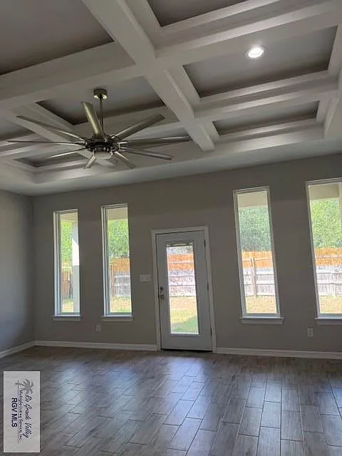 3 bed, 2.0 bath, 1921 sqft, $2,350 — Photo 2