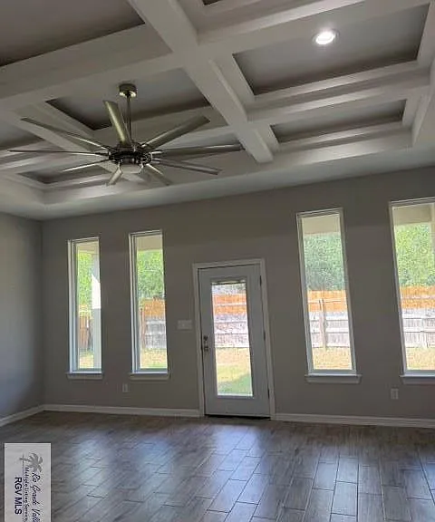 9206 Empress Ln — Photo 2