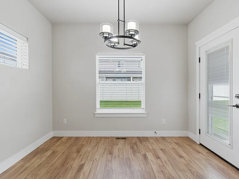1015 White Birch Ave — Photo 17