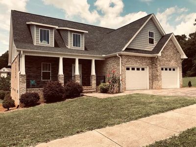 1021 12th Avenue Dr NW, Hickory, NC, 28601