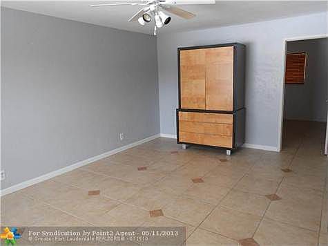 4th image of 3217 NE 11th St APT 9