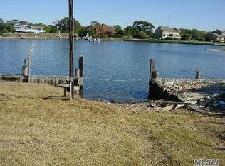 37 Nautilus Dr, Hampton Bays, NY 11946