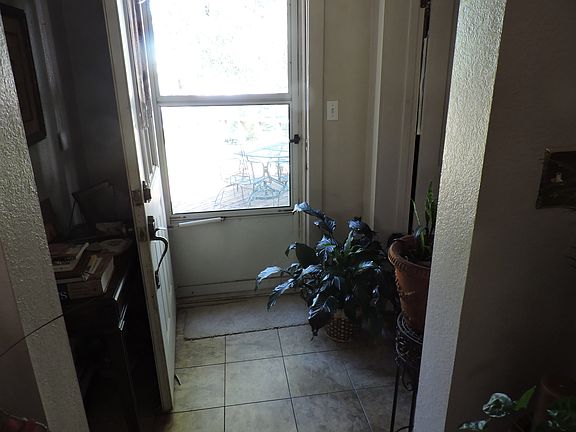 2nd image of 65 Featherston St