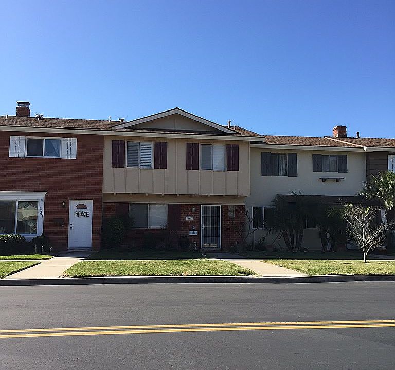2nd image of 19937 Piccadilly Ln