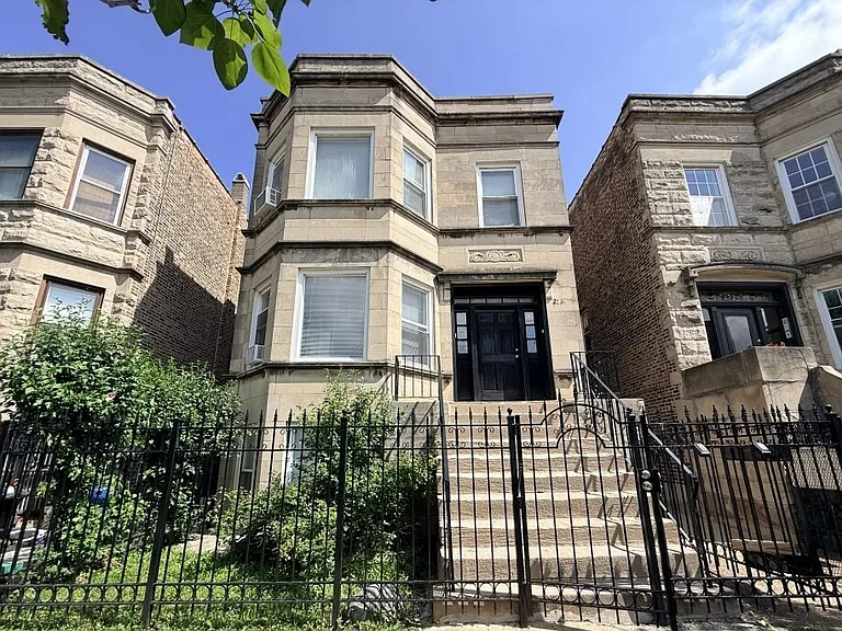 W Cortez St — Photo 1