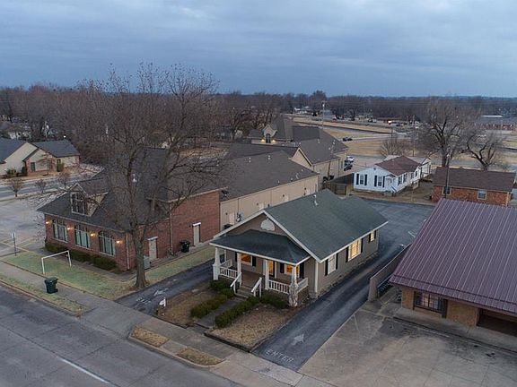 4th image of 113 E Patti Page Blvd