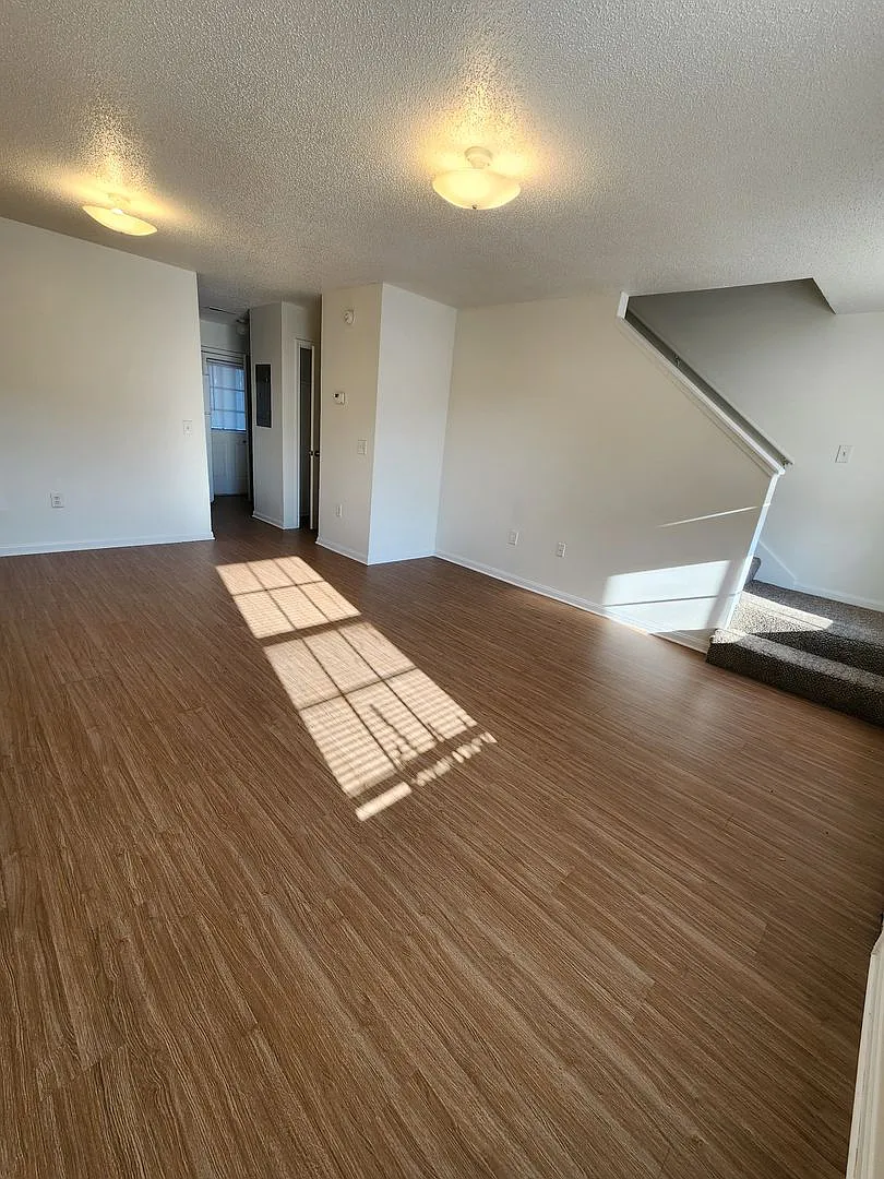 Castlewood Apartments - Huntsville, AL — Photo 1