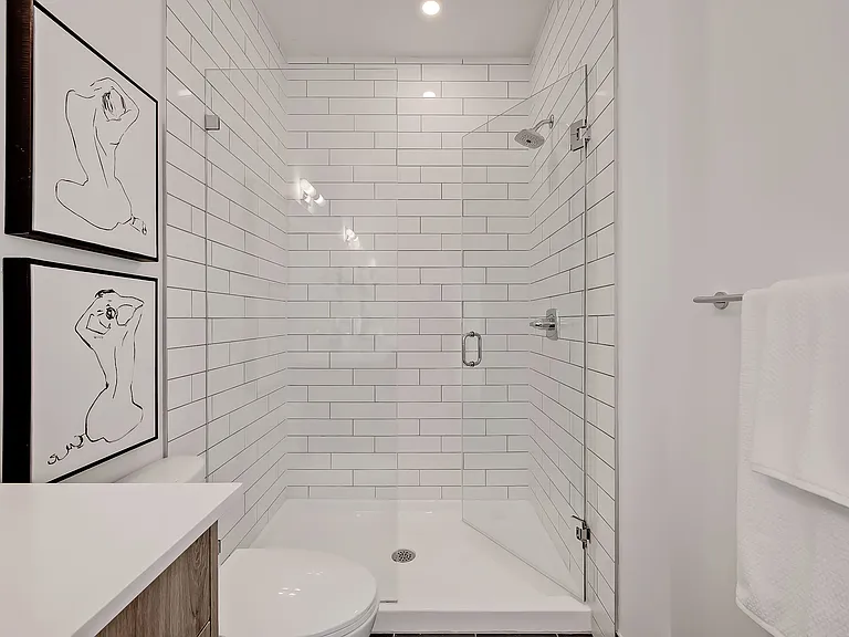 2049 43rd Ave SW — Photo 13
