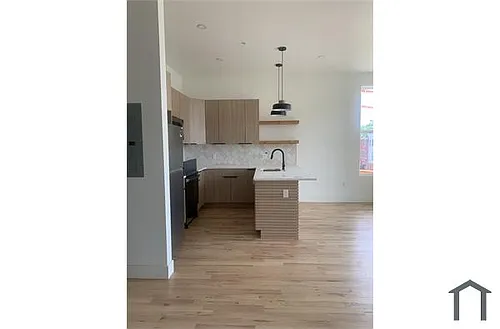 3001 Ridge Ave Photo 1