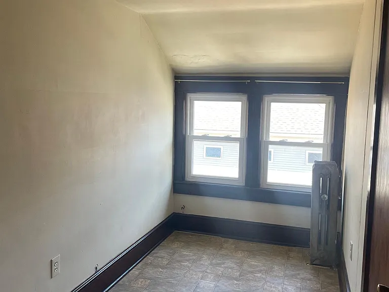 191 S Maple Ave — Photo 8