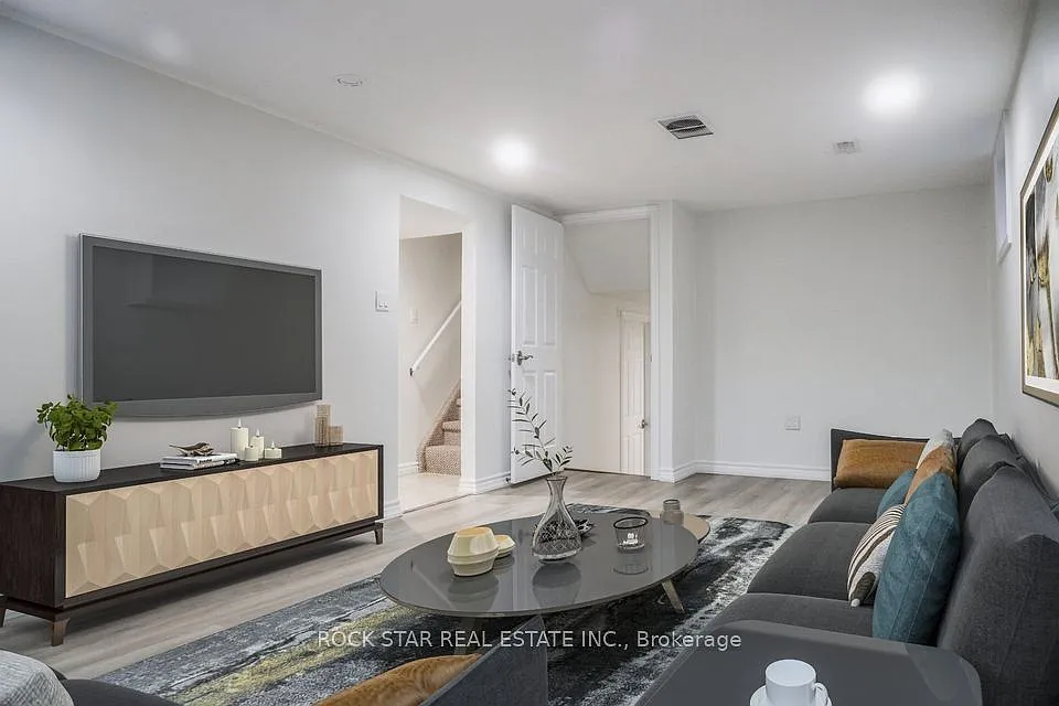 4 bed, $1,750 — Photo 4