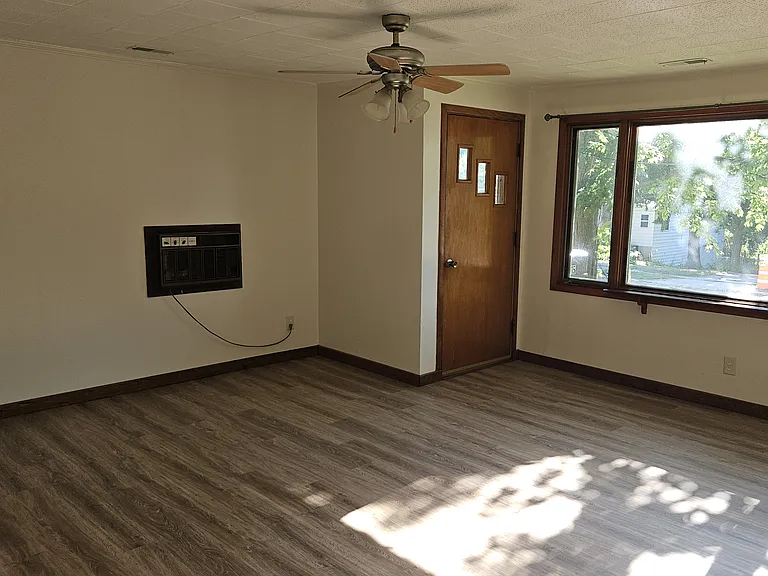 415 N Jefferson St — Photo 15