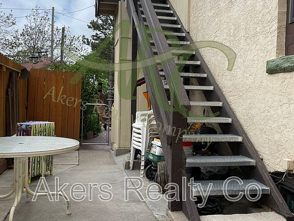 3rd image of 205 1/2 E Adams Ave